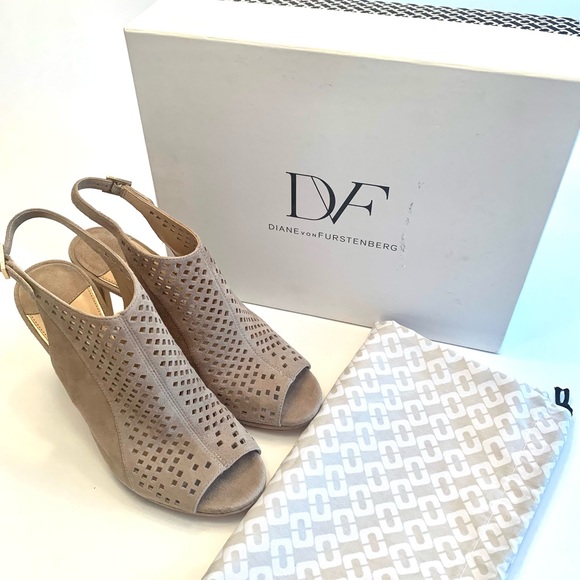 Diane Von Furstenberg Lyon Slingback Suede Sandal - Picture 16 of 16